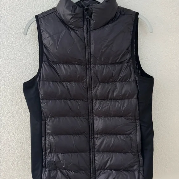 Fabletics Elliot Puffer Vest Black - Picture 2 of 4